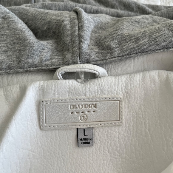 NWT Blank NYC White Vegan Leather Moto Jacket Gray Zip-Out Hood Insert - Picture 7 of 8